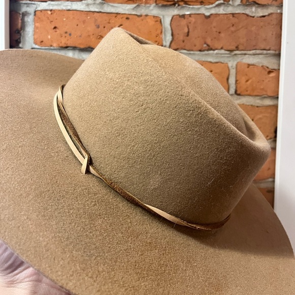 Gigi Pip Flat Brim Hat - Picture 3 of 6